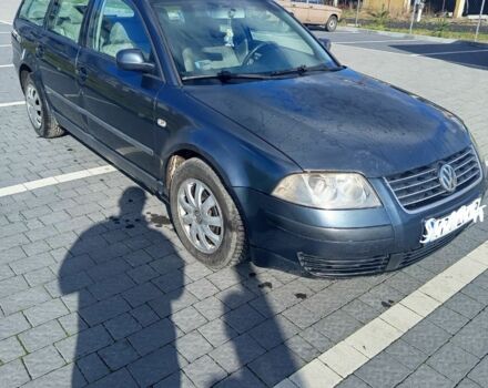 Фольксваген Пассат 2004 в Львове на Automoto.ua Серый Фольксваген Пассат, объемом двигателя 0 л и пробегом 250 тыс. км за 1400 $, фото 1 на Automoto.ua