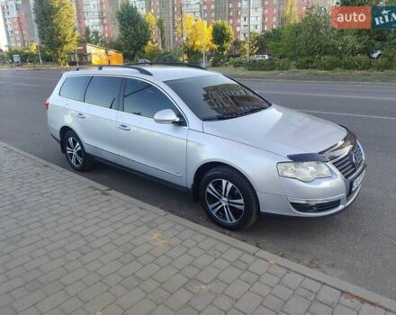 Серый Фольксваген Пассат, объемом двигателя 1.6 л и пробегом 256 тыс. км за 5950 $, фото 5 на Automoto.ua