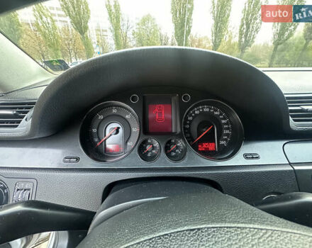 Серый Фольксваген Пассат, объемом двигателя 1.9 л и пробегом 325 тыс. км за 6000 $, фото 15 на Automoto.ua