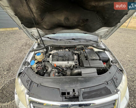 Серый Фольксваген Пассат, объемом двигателя 1.97 л и пробегом 337 тыс. км за 5300 $, фото 14 на Automoto.ua