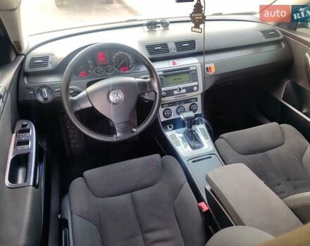 Серый Фольксваген Пассат, объемом двигателя 1.6 л и пробегом 256 тыс. км за 5950 $, фото 9 на Automoto.ua