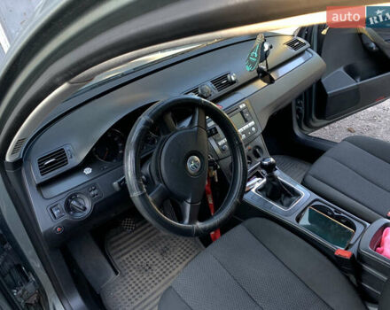 Серый Фольксваген Пассат, объемом двигателя 1.6 л и пробегом 222 тыс. км за 5550 $, фото 13 на Automoto.ua