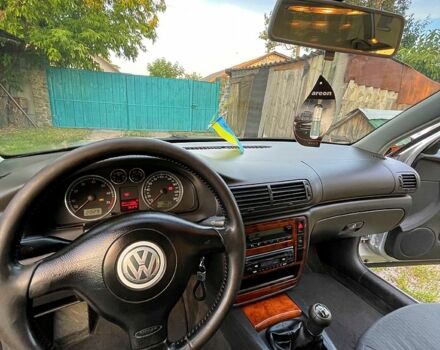 Серый Фольксваген Пассат, объемом двигателя 1.8 л и пробегом 301 тыс. км за 4500 $, фото 5 на Automoto.ua