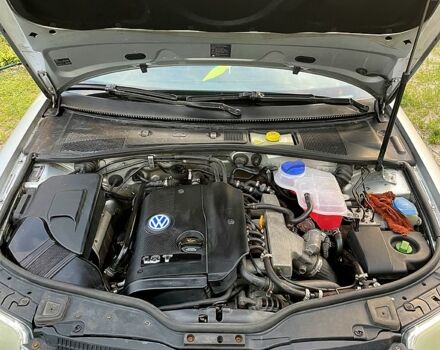 Серый Фольксваген Пассат, объемом двигателя 1.8 л и пробегом 301 тыс. км за 4500 $, фото 4 на Automoto.ua