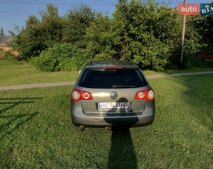 Серый Фольксваген Пассат, объемом двигателя 1.6 л и пробегом 222 тыс. км за 5550 $, фото 6 на Automoto.ua