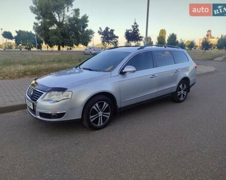 Серый Фольксваген Пассат, объемом двигателя 1.6 л и пробегом 256 тыс. км за 5950 $, фото 6 на Automoto.ua