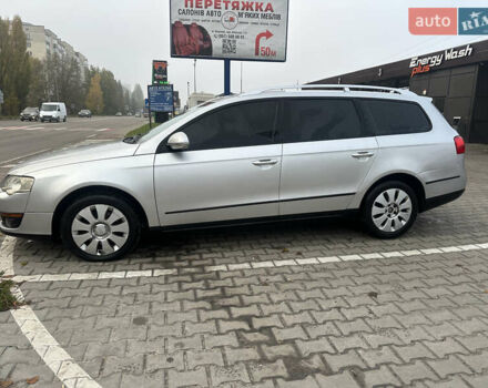 Серый Фольксваген Пассат, объемом двигателя 1.9 л и пробегом 325 тыс. км за 6000 $, фото 1 на Automoto.ua