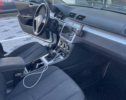 Серый Фольксваген Пассат, объемом двигателя 1.9 л и пробегом 300 тыс. км за 5000 $, фото 9 на Automoto.ua