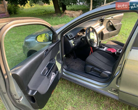 Серый Фольксваген Пассат, объемом двигателя 1.6 л и пробегом 222 тыс. км за 5550 $, фото 12 на Automoto.ua