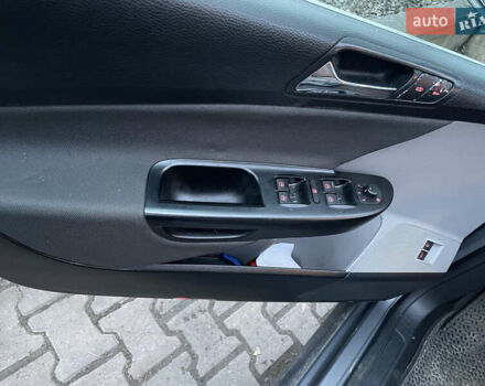 Сірий Фольксваген Пассат, об'ємом двигуна 1.6 л та пробігом 224 тис. км за 6500 $, фото 8 на Automoto.ua