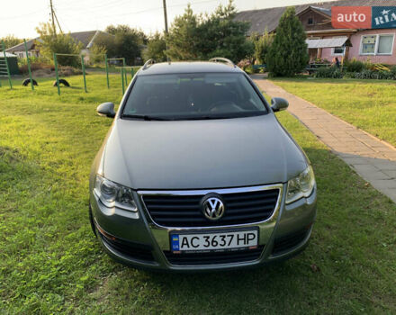 Серый Фольксваген Пассат, объемом двигателя 1.6 л и пробегом 222 тыс. км за 5550 $, фото 2 на Automoto.ua