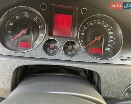 Серый Фольксваген Пассат, объемом двигателя 1.6 л и пробегом 238 тыс. км за 5200 $, фото 12 на Automoto.ua