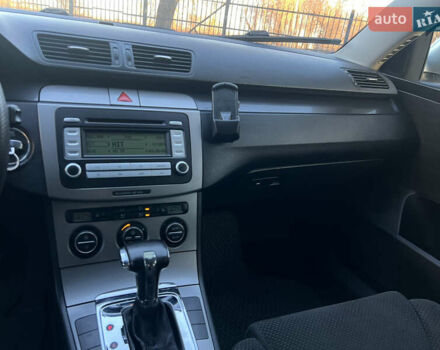 Серый Фольксваген Пассат, объемом двигателя 2 л и пробегом 240 тыс. км за 5350 $, фото 25 на Automoto.ua