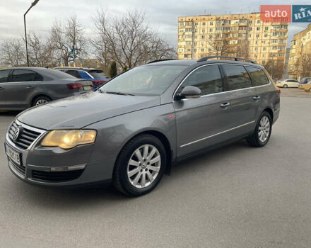 Сірий Фольксваген Пассат, об'ємом двигуна 1.98 л та пробігом 301 тис. км за 5450 $, фото 4 на Automoto.ua