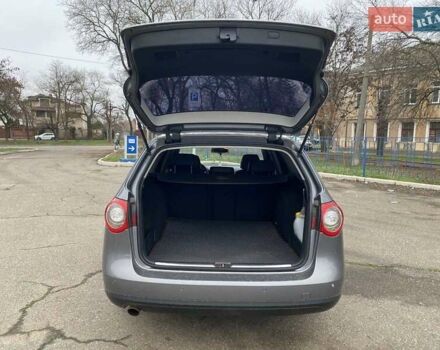 Серый Фольксваген Пассат, объемом двигателя 1.6 л и пробегом 258 тыс. км за 6500 $, фото 44 на Automoto.ua