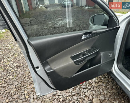 Серый Фольксваген Пассат, объемом двигателя 1.9 л и пробегом 348 тыс. км за 4400 $, фото 17 на Automoto.ua