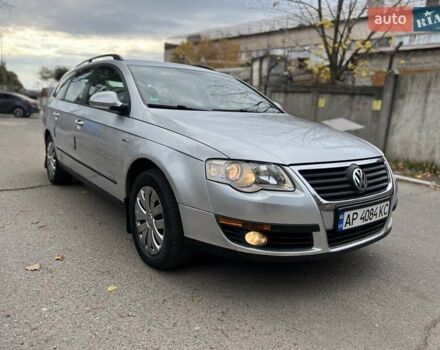 Серый Фольксваген Пассат, объемом двигателя 1.6 л и пробегом 235 тыс. км за 4750 $, фото 2 на Automoto.ua