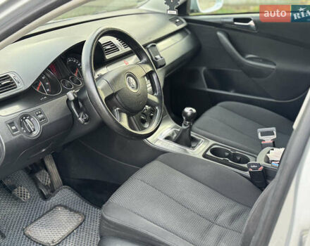 Серый Фольксваген Пассат, объемом двигателя 1.6 л и пробегом 234 тыс. км за 4250 $, фото 7 на Automoto.ua