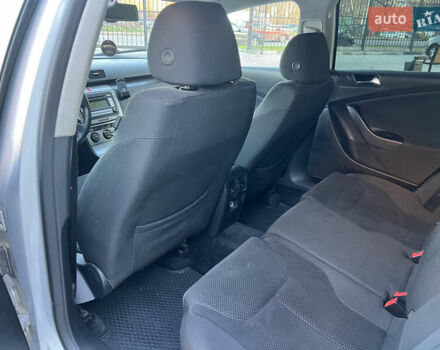 Серый Фольксваген Пассат, объемом двигателя 2 л и пробегом 240 тыс. км за 5350 $, фото 18 на Automoto.ua