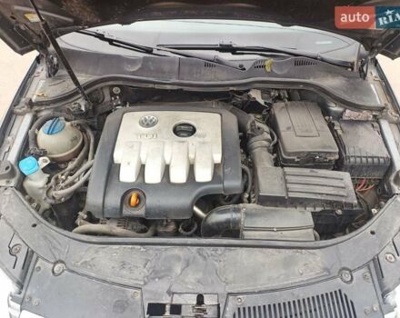 Серый Фольксваген Пассат, объемом двигателя 1.98 л и пробегом 452 тыс. км за 5000 $, фото 13 на Automoto.ua