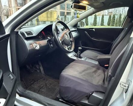 Серый Фольксваген Пассат, объемом двигателя 2 л и пробегом 301 тыс. км за 5000 $, фото 7 на Automoto.ua
