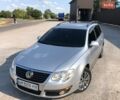 Серый Фольксваген Пассат, объемом двигателя 1.6 л и пробегом 260 тыс. км за 4999 $, фото 1 на Automoto.ua