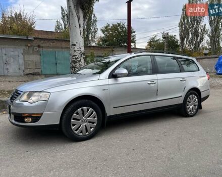 Серый Фольксваген Пассат, объемом двигателя 1.6 л и пробегом 235 тыс. км за 4750 $, фото 13 на Automoto.ua