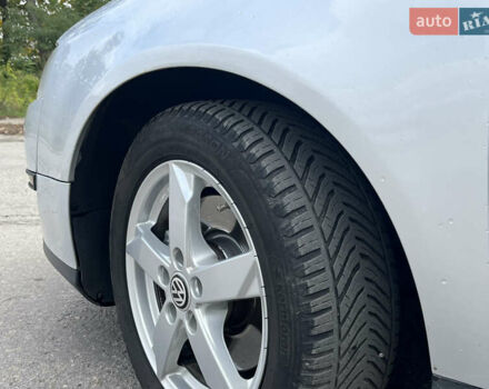 Сірий Фольксваген Пассат, об'ємом двигуна 1.6 л та пробігом 209 тис. км за 6300 $, фото 2 на Automoto.ua