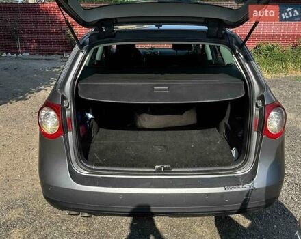 Сірий Фольксваген Пассат, об'ємом двигуна 2 л та пробігом 330 тис. км за 6003 $, фото 4 на Automoto.ua