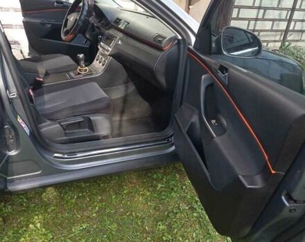 Серый Фольксваген Пассат, объемом двигателя 1.97 л и пробегом 250 тыс. км за 6600 $, фото 5 на Automoto.ua