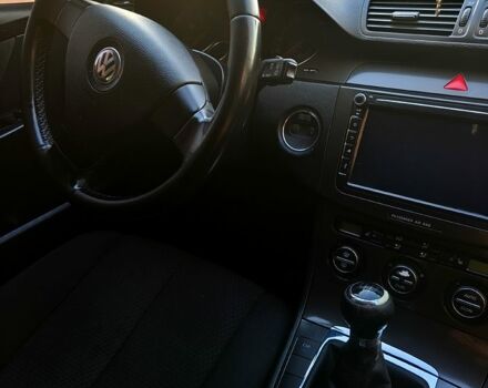 Сірий Фольксваген Пассат, об'ємом двигуна 1.6 л та пробігом 222 тис. км за 5000 $, фото 4 на Automoto.ua