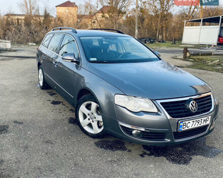 Серый Фольксваген Пассат, объемом двигателя 2 л и пробегом 298 тыс. км за 7700 $, фото 4 на Automoto.ua