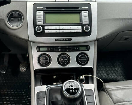 Серый Фольксваген Пассат, объемом двигателя 1.97 л и пробегом 330 тыс. км за 5150 $, фото 6 на Automoto.ua