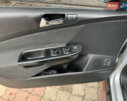 Серый Фольксваген Пассат, объемом двигателя 1.97 л и пробегом 267 тыс. км за 5800 $, фото 2 на Automoto.ua