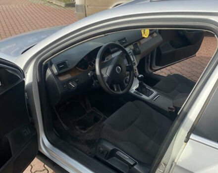 Серый Фольксваген Пассат, объемом двигателя 1.97 л и пробегом 350 тыс. км за 5600 $, фото 10 на Automoto.ua