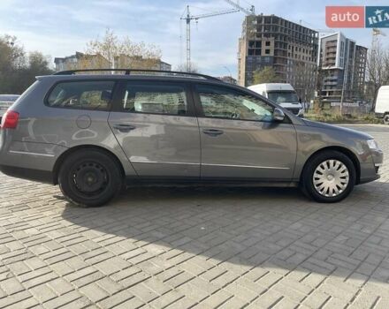 Серый Фольксваген Пассат, объемом двигателя 1.6 л и пробегом 238 тыс. км за 5200 $, фото 6 на Automoto.ua