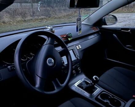 Сірий Фольксваген Пассат, об'ємом двигуна 1.6 л та пробігом 173 тис. км за 5800 $, фото 1 на Automoto.ua