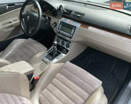 Серый Фольксваген Пассат, объемом двигателя 1.98 л и пробегом 201 тыс. км за 7300 $, фото 9 на Automoto.ua