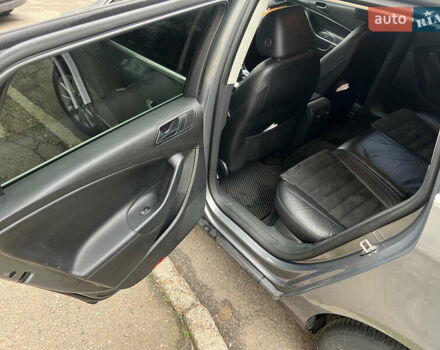 Серый Фольксваген Пассат, объемом двигателя 1.6 л и пробегом 258 тыс. км за 5900 $, фото 4 на Automoto.ua