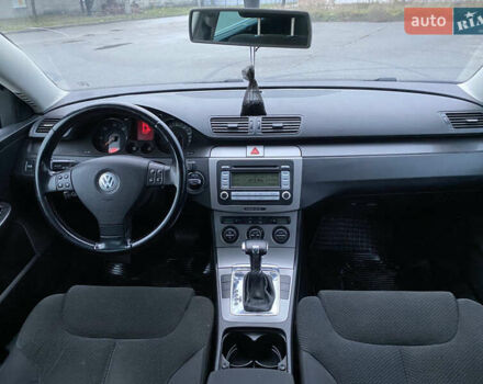 Сірий Фольксваген Пассат, об'ємом двигуна 2 л та пробігом 250 тис. км за 5500 $, фото 6 на Automoto.ua