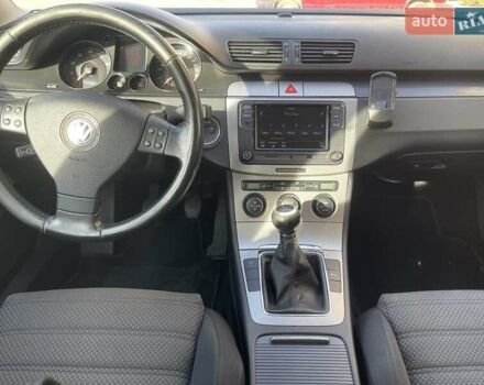 Серый Фольксваген Пассат, объемом двигателя 1.6 л и пробегом 238 тыс. км за 5200 $, фото 13 на Automoto.ua