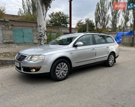 Серый Фольксваген Пассат, объемом двигателя 1.6 л и пробегом 235 тыс. км за 4750 $, фото 1 на Automoto.ua