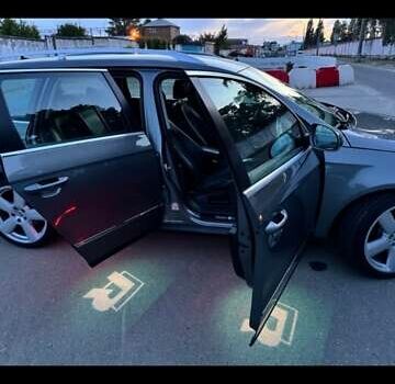 Серый Фольксваген Пассат, объемом двигателя 2 л и пробегом 198 тыс. км за 6900 $, фото 29 на Automoto.ua