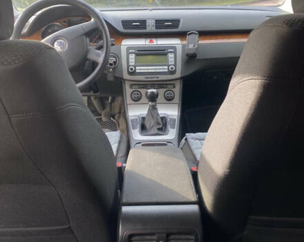 Серый Фольксваген Пассат, объемом двигателя 1.97 л и пробегом 350 тыс. км за 5600 $, фото 20 на Automoto.ua