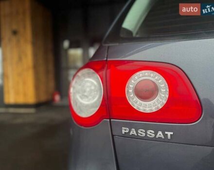 Сірий Фольксваген Пассат, об'ємом двигуна 1.6 л та пробігом 244 тис. км за 6199 $, фото 5 на Automoto.ua