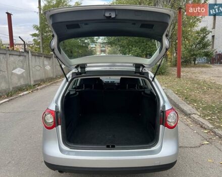 Серый Фольксваген Пассат, объемом двигателя 1.6 л и пробегом 235 тыс. км за 4750 $, фото 4 на Automoto.ua