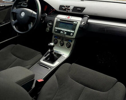 Серый Фольксваген Пассат, объемом двигателя 1.98 л и пробегом 251 тыс. км за 5650 $, фото 25 на Automoto.ua