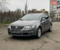 Серый Фольксваген Пассат, объемом двигателя 1.6 л и пробегом 258 тыс. км за 6500 $, фото 1 на Automoto.ua
