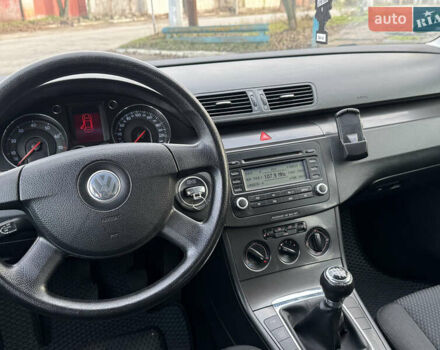 Серый Фольксваген Пассат, объемом двигателя 1.6 л и пробегом 234 тыс. км за 4250 $, фото 8 на Automoto.ua