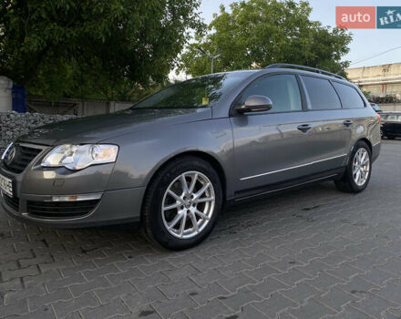 Серый Фольксваген Пассат, объемом двигателя 2 л и пробегом 245 тыс. км за 5600 $, фото 11 на Automoto.ua